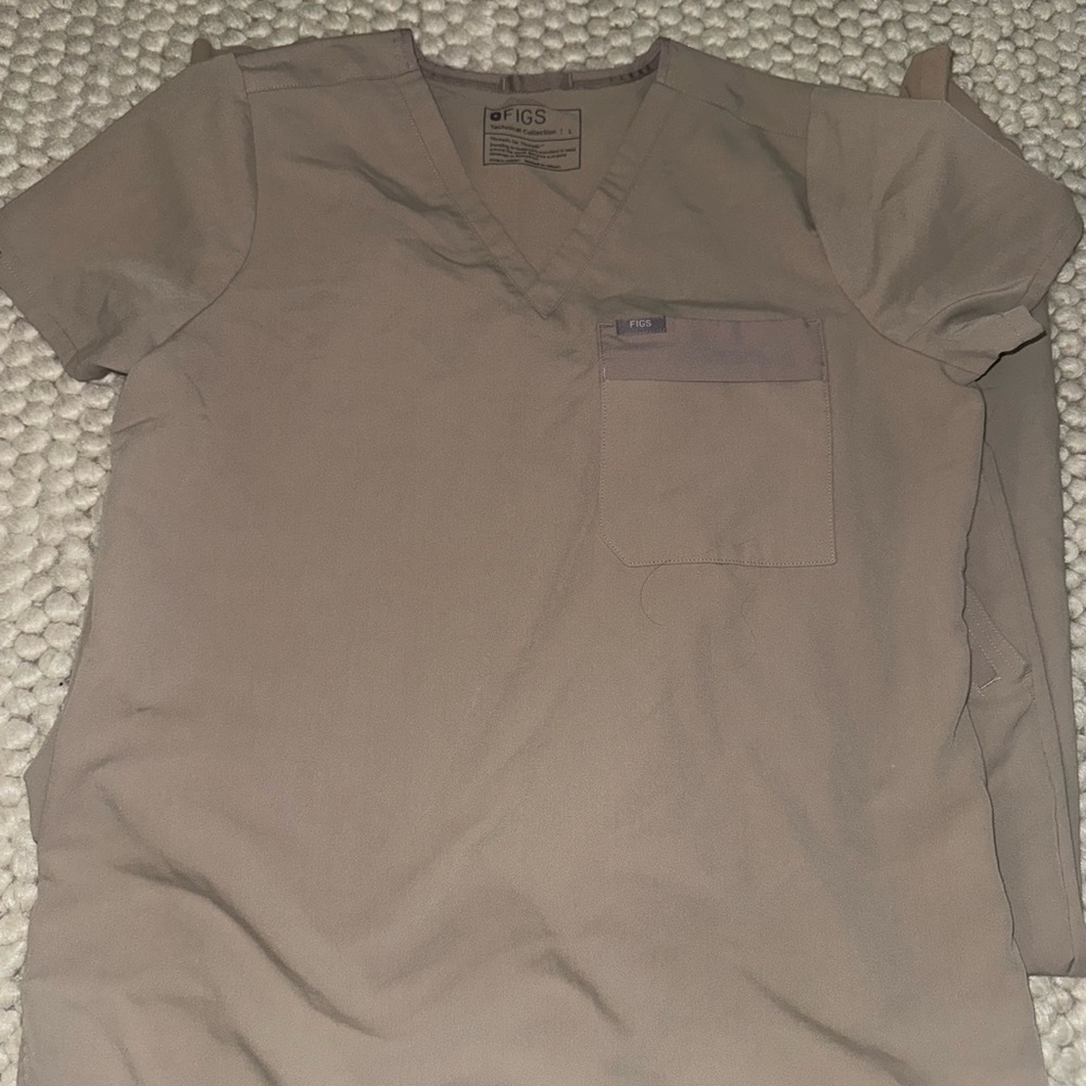 Figs Tan Joggers with Zamora Top - Picture 4 of 8